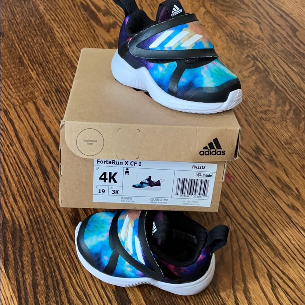 Infant sneakers